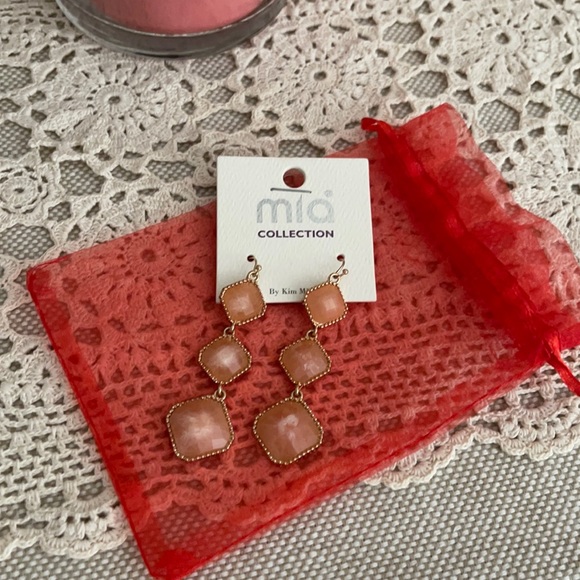 NWT-MIA Collection By Kim Min Sun Earrings - Picture 2 of 3